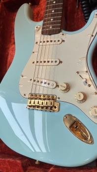 Preview: Fender Stratocaster - Custom Shop USA - 1996 - Gold Hardware - Daphne Blue inkl. Original Koffer neuwertig