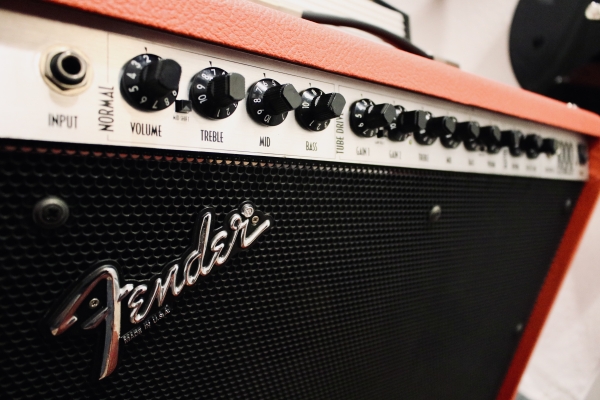 Fender Roc-Pro 1000 Gitarrencombo/Hybrid-Amp - neuwertig, kaum benutzt