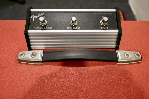 Fender Roc-Pro 1000 Gitarrencombo/Hybrid-Amp - neuwertig, kaum benutzt